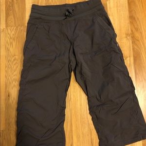 EUC Lululemon Dance Studio Crop